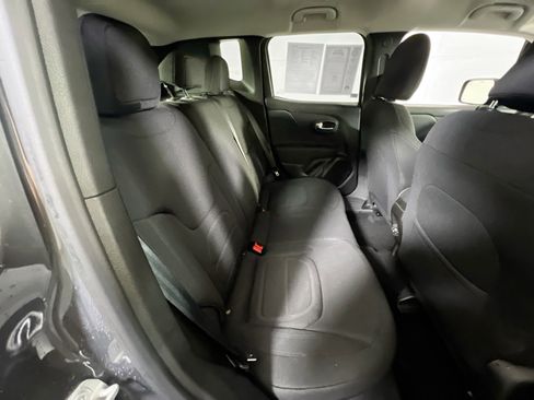 Used 2022 Jeep Renegade Latitude image 24