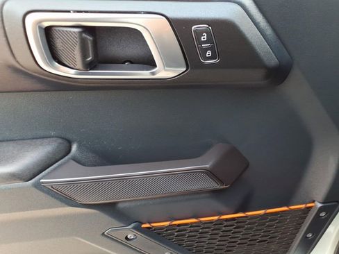 Used 2024 Ford Bronco Raptor w/ Interior Carbon Fiber Pack 6 AWD/4WD image 16