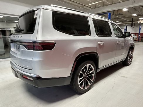 Certified 2022 Jeep Wagoneer Series III w/ Premium Group I AWD/4WD image 13