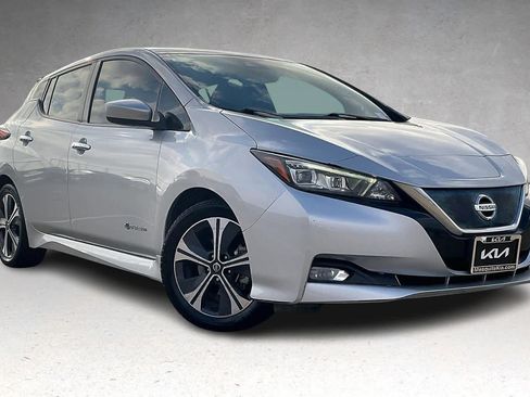 Used 2018 Nissan Leaf SV w/ SV Technology Package image 21