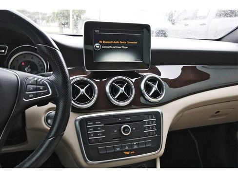 Used 2016 Mercedes-Benz CLA 250 image 15