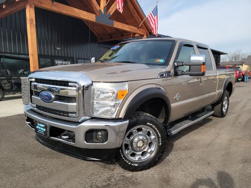 Used 2013 Ford F250 Lariat w/ Chrome Pkg image 1