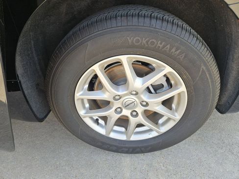 Used 2025 Chrysler Pacifica Select image 26