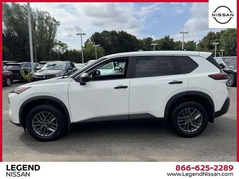 Used 2023 Nissan Rogue S AWD/4WD image 5