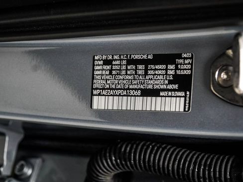 Used 2023 Porsche Cayenne w/ Premium Package AWD/4WD image 54