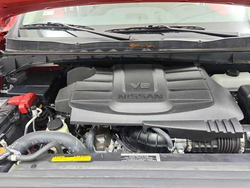 Used 2024 Nissan Titan SV w/ SV Convenience Package image 17