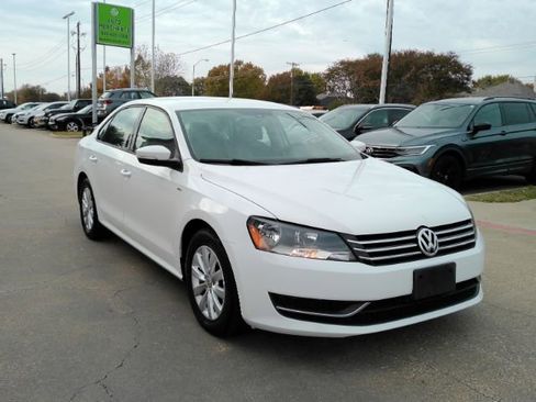 Used 2014 Volkswagen Passat 1.8T Wolfsburg Edition image 4