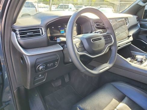 Used 2024 Jeep Wagoneer Series III image 14