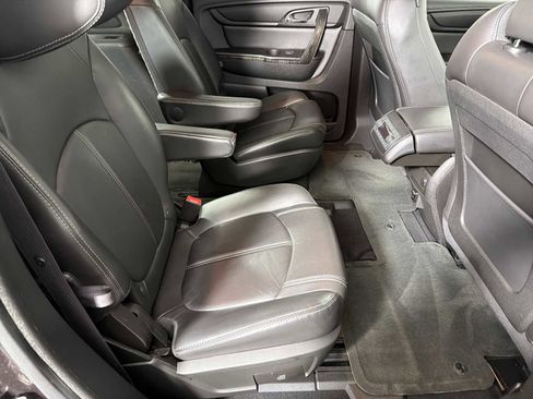 Used 2015 GMC Acadia SLT image 13