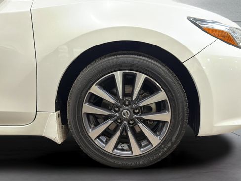 Used 2016 Nissan Altima 2.5 SV w/ Convenience Package image 34