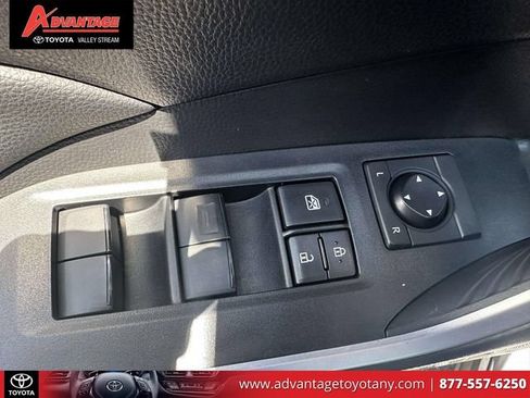 Used 2023 Toyota RAV4 LE AWD/4WD image 23