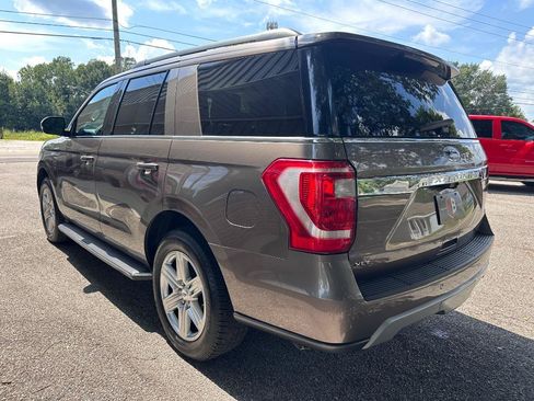 Used 2019 Ford Expedition XLT w/ Equipment Group 202A RWD image 7