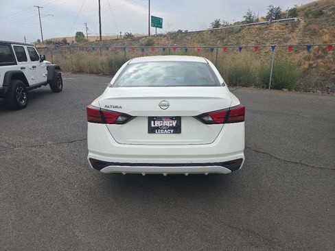 Used 2024 Nissan Altima 2.5 S FWD image 5