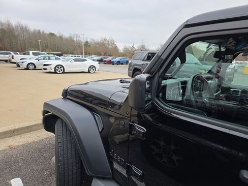 Used 2021 Jeep Wrangler Unlimited Sport w/ Technology Group image 11