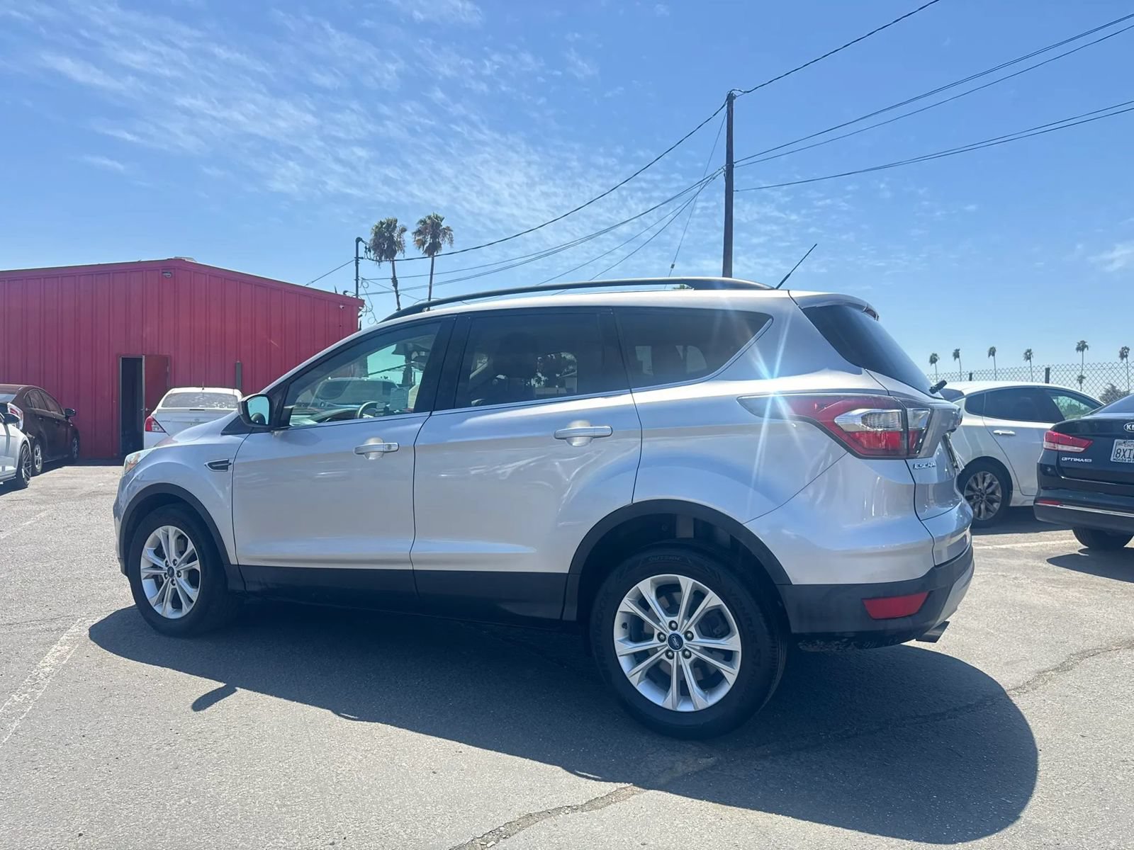Used 2017 Ford Escape SE w/ Equipment Group 201A FWD image 4