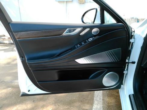 Used 2022 Genesis G80 2.5T w/ Prestige Package image 11