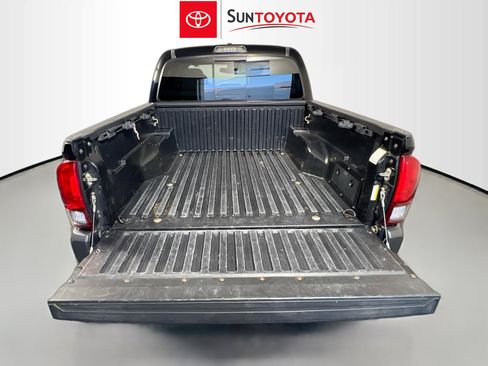 Used 2020 Toyota Tacoma SR5 image 33