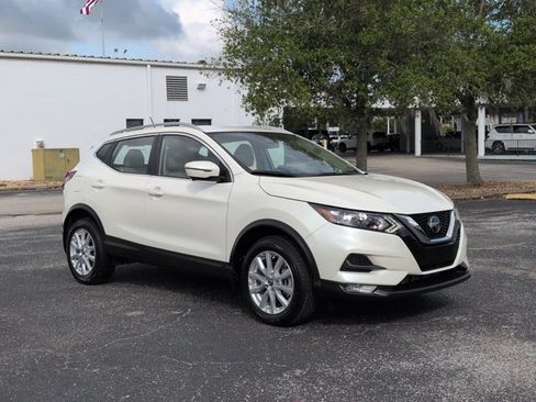 Certified 2020 Nissan Rogue Sport SV w/ Technology Package FWD image 2