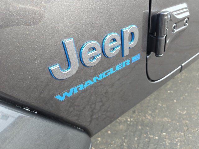 Used 2025 Jeep Wrangler Unlimited Sahara w/ Safety Group AWD/4WD image 54