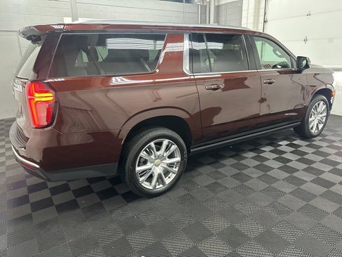 Used 2023 Chevrolet Suburban High Country image 10