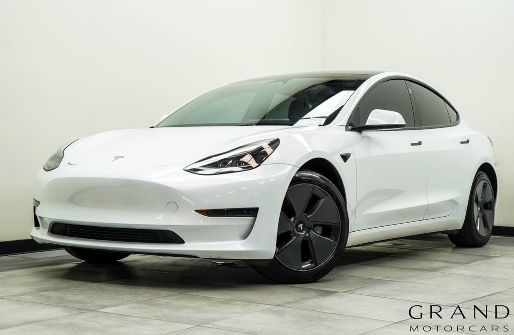 Used 2023 Tesla Model 3 Standard Range RWD image 1