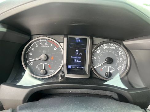 Used 2020 Toyota Tacoma TRD Sport w/ TRD Premium Sport Package AWD/4WD image 13