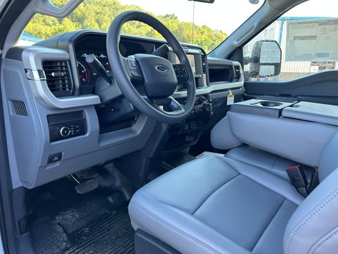 New 2026 Ford F550 4x4 Crew Cab image 37