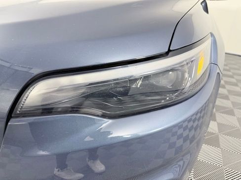 Used 2019 Jeep Cherokee Latitude w/ Popular Appearance Group image 25