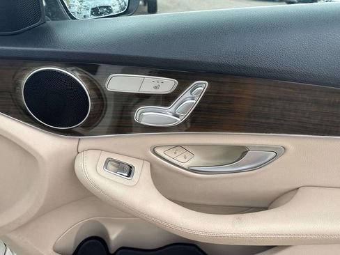 Used 2019 Mercedes-Benz C 300 Sedan image 16