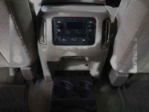 Used 2004 GMC Sierra 2500 SLE w/ Heavy-Duty Power Package AWD/4WD image 16