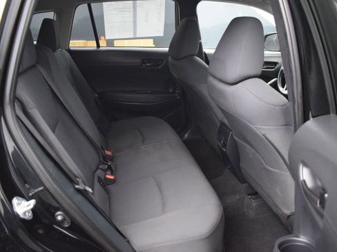 Used 2023 Toyota Corolla Cross LE image 11