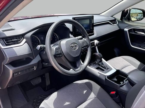 Used 2019 Toyota RAV4 XLE w/ Convenience Package FWD image 17