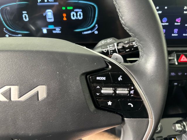 Used 2023 Kia Niro EX Touring FWD image 15