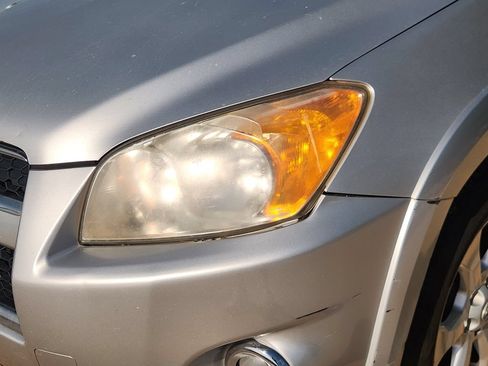 Used 2011 Toyota RAV4 Limited w/ Limited Extra Value Pkg AWD/4WD image 9