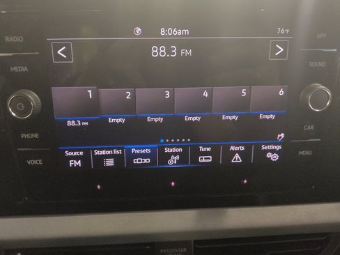 Used 2025 Volkswagen Jetta SE FWD image 25