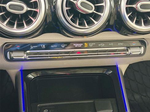 Certified 2021 Mercedes-Benz GLB 250 4MATIC image 16