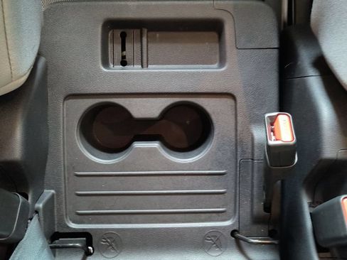 Used 2024 Toyota Sienna XLE FWD image 31