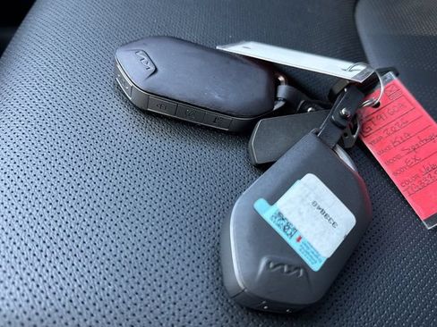 Used 2026 Kia Sportage EX FWD image 33