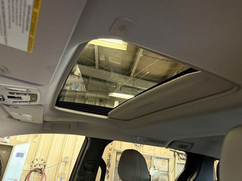 Certified 2026 Toyota Sienna XLE FWD image 21