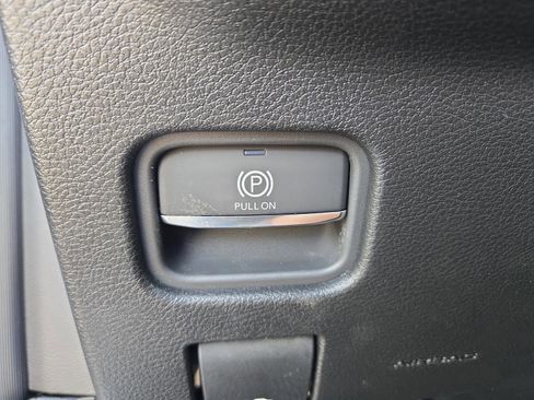 New 2025 Jeep Grand Cherokee Altitude image 30