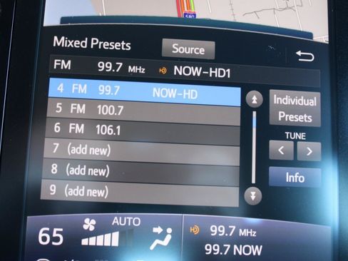 Used 2020 Toyota Prius Prime XLE FWD image 24