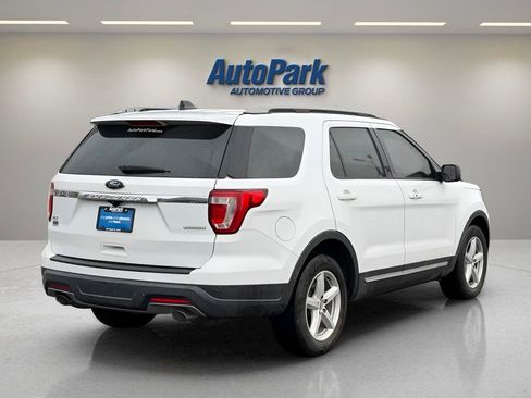 Certified 2018 Ford Explorer XLT FWD image 7