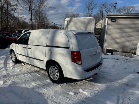 Used 2014 RAM C/V Tradesman image 5