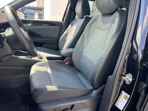 Certified 2026 Volkswagen Tiguan SE R-Line FWD image 27