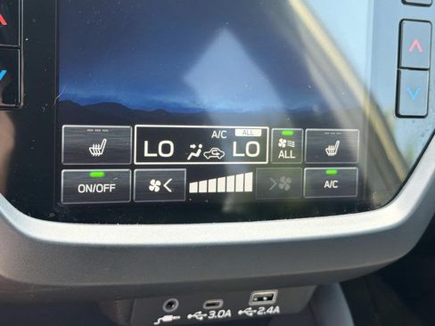 Used 2025 Subaru Forester Limited w/ Popular Package AWD/4WD image 34