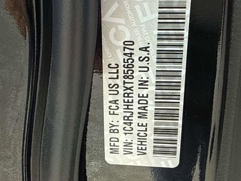 New 2026 Jeep Grand Cherokee Summit w/ Obsidian Package AWD/4WD image 16