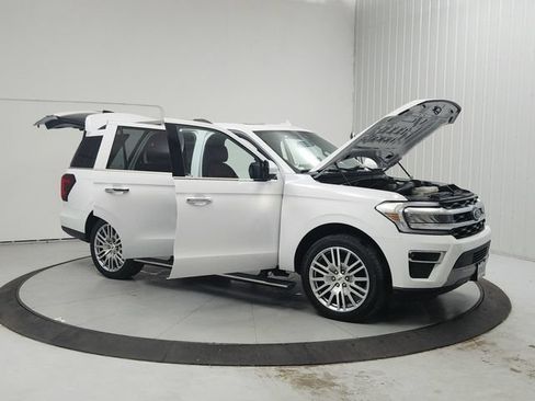 Used 2024 Ford Expedition Limited RWD image 9