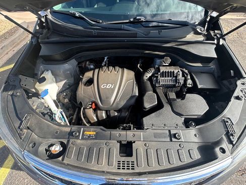 Used 2015 Kia Sorento LX image 11