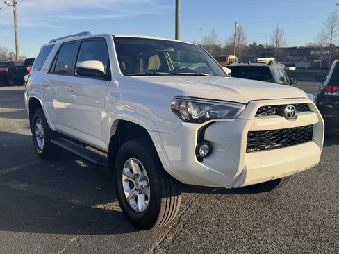 Used 2018 Toyota 4Runner SR5 image 3
