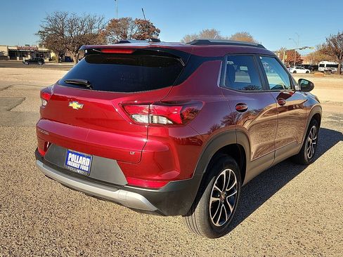 Used 2025 Chevrolet TrailBlazer LT image 3